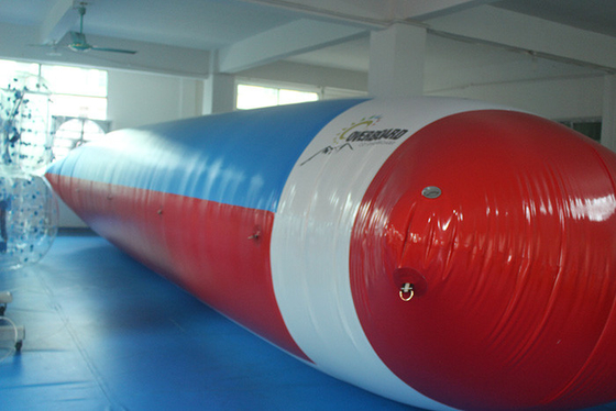 China Brinquedos de flutuação infláveis de grande resistência da explosão da associação do salto de água da gota do parque da água fornecedor
