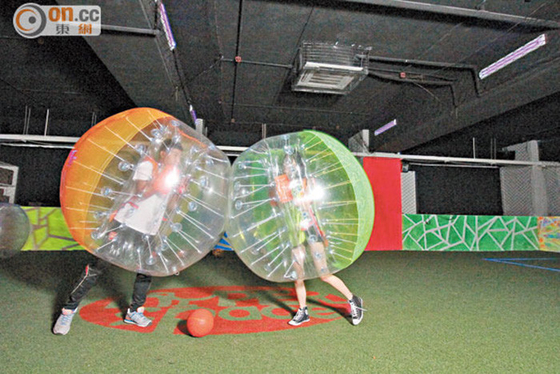 China Futebol inflável exterior da bolha/bola abundante de salto para a durabilidade longa adulta fornecedor