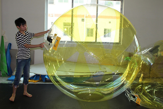 China Bola de rolamento transparente personalizada da água, caminhada inflável gigante na bola da água fornecedor