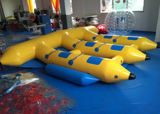 China Barcos de pesca com mosca infláveis dos jogos da água, barco de banana inflável Towables fornecedor