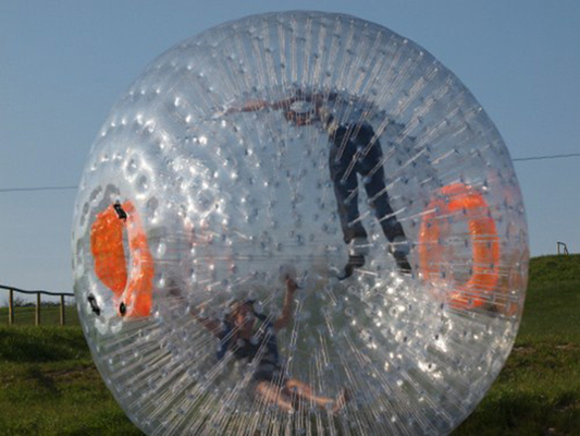 A categoria comercial fora dos seres humanos fez sob medida a bola inflável de Zorb para jogos de equipe fornecedor